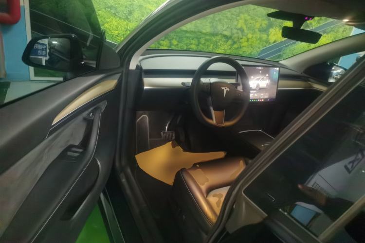 Used Tesla Model Y 2023 Long-Range All-Wheel-Drive Version