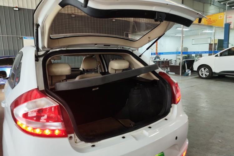 Used Chery Fengyun 2 2013 Hatchback 1.5L Manual Ruiyi Edition