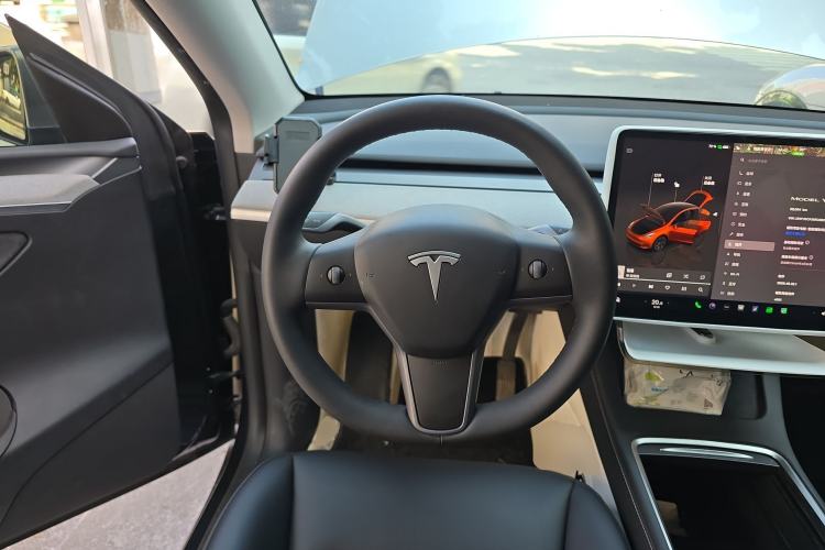 Used Tesla Model Y 2024 Rear-Wheel-Drive Version
