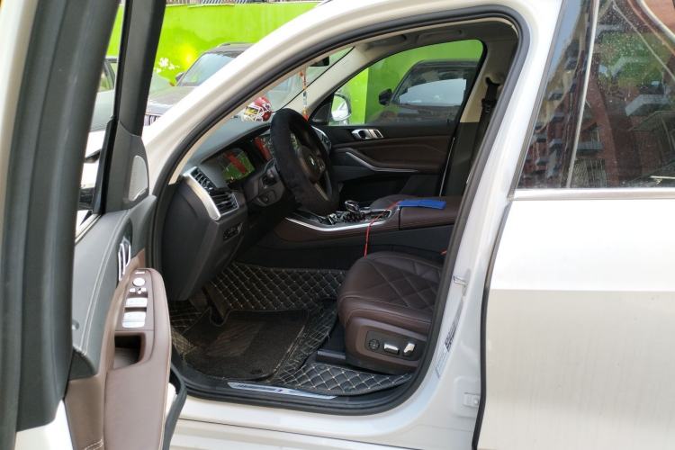 Used BMW X5 2022 Restyled xDrive 30Li Luxury Version M Sport Package
