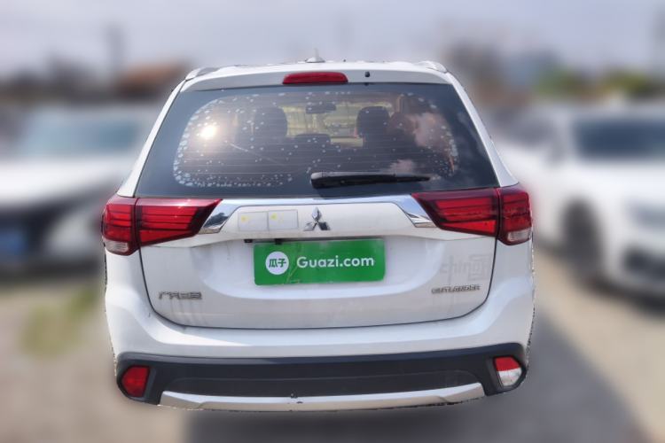 Used Mitsubishi Outlander 2018 2.0L Two-Wheel Drive Glory Edition 5 Seats
