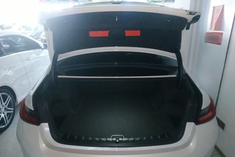 Used BMW i3 2024 eDrive 35 L
