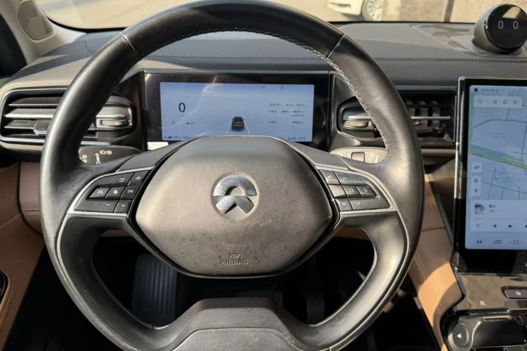 Used Nio ES8 2018 355 km Base Version 7-Seater Edition