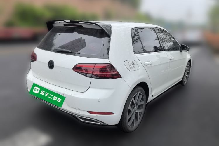 Used Volkswagen Golf 2018 230TSI Automatic Luxury Version Rear Right 45 Deg