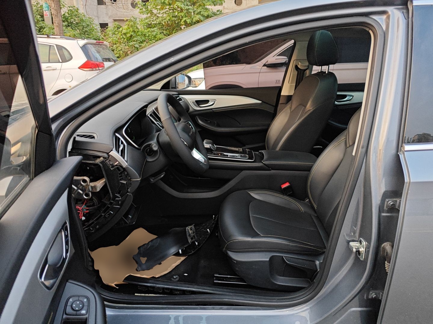 Переднее сиденье в автомобиле