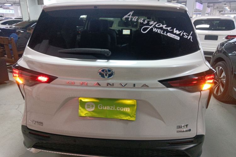 Used Toyota Granvia 2023 2.5L Hybrid Comfort Edition
