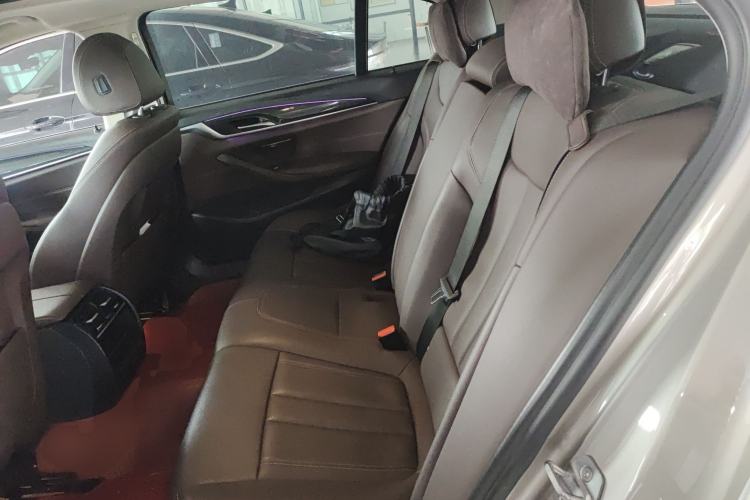 Used BMW 5 Series 2019 Facelifted 525Li Luxury Package Left Rear Seat