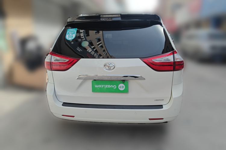 Used Toyota SIENNA 