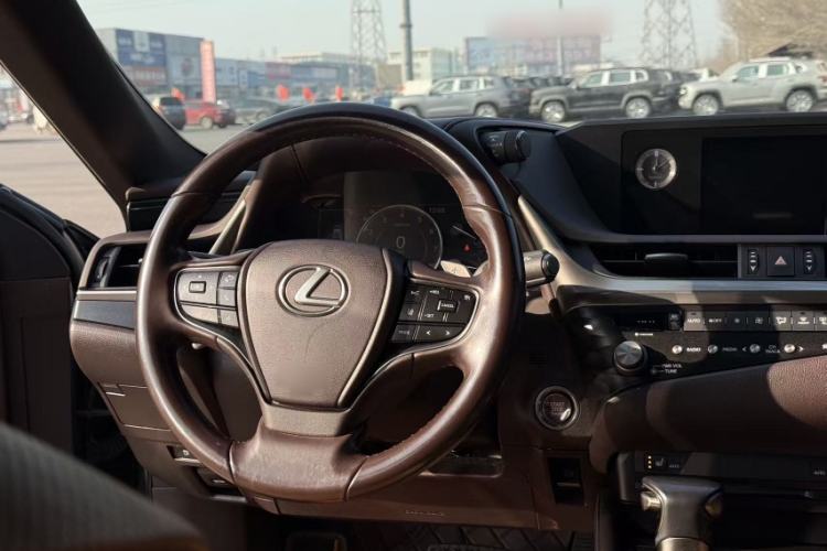 Used Lexus ES 2020 200 Excellence Edition
