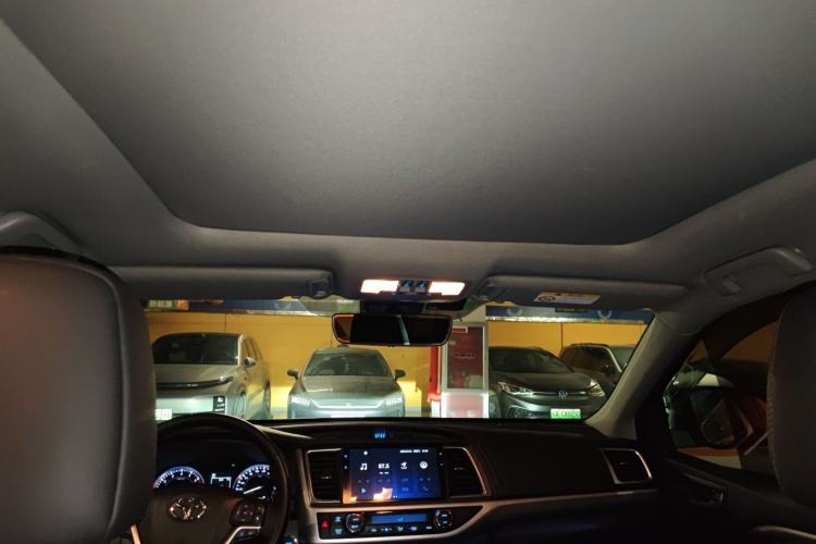 Used Toyota Highlander 2018 2.0T Four-Wheel Drive Supreme Edition 7-Seater China VI Headliner