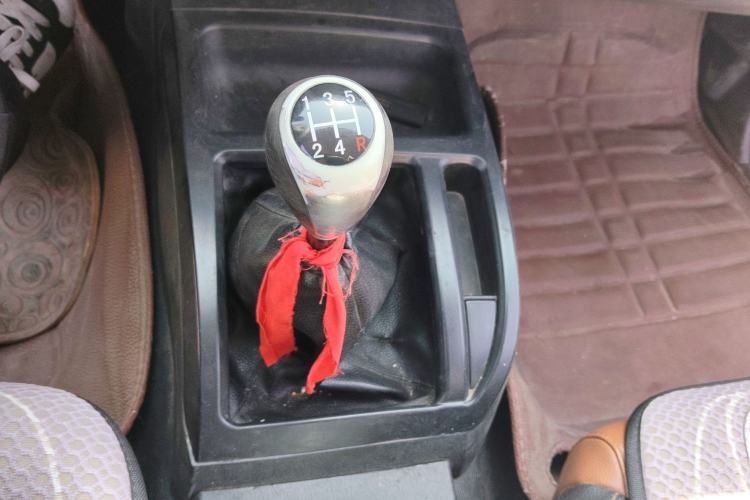 Used JMC Baodian 2016 2.8T New Value-Added Diesel Two-Wheel Drive Standard Version JX493ZLQ4G Gear Lever