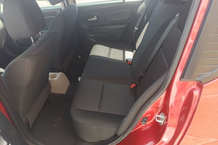 Used Venucia R50 2015 1.6L Automatic Fashion Edition