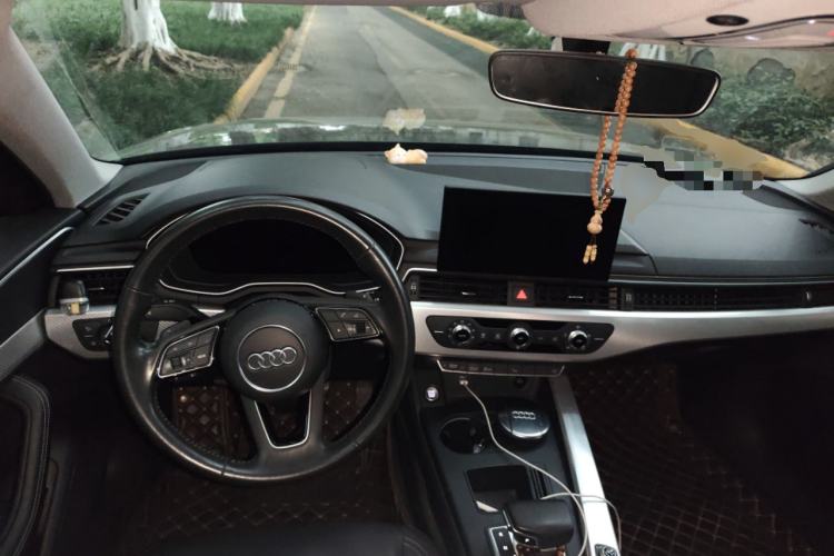 Used Audi A4L 2020 40 TFSI Fashionable and Elegant Model
