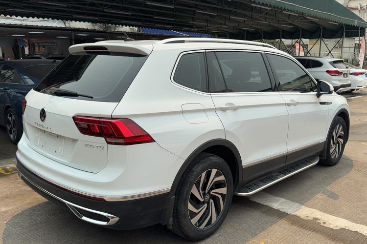 Used Volkswagen Tiguan L 2023 280TSI Automatic Two-Wheel Drive Trendy Innovation Limited Edition Exterior 2