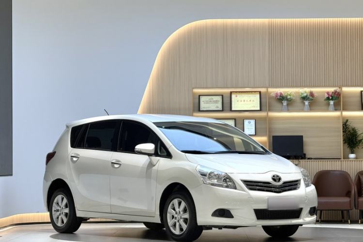 Used Toyota Verso 2014 Starlight 180E CVT Elite Edition
