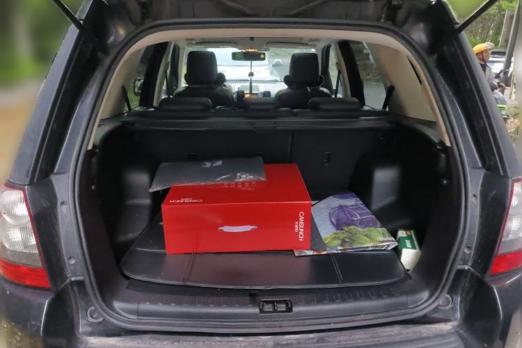 Used Land Rover Freelander 2 2011 3.2L i6 HSE Gasoline Edition Trunk