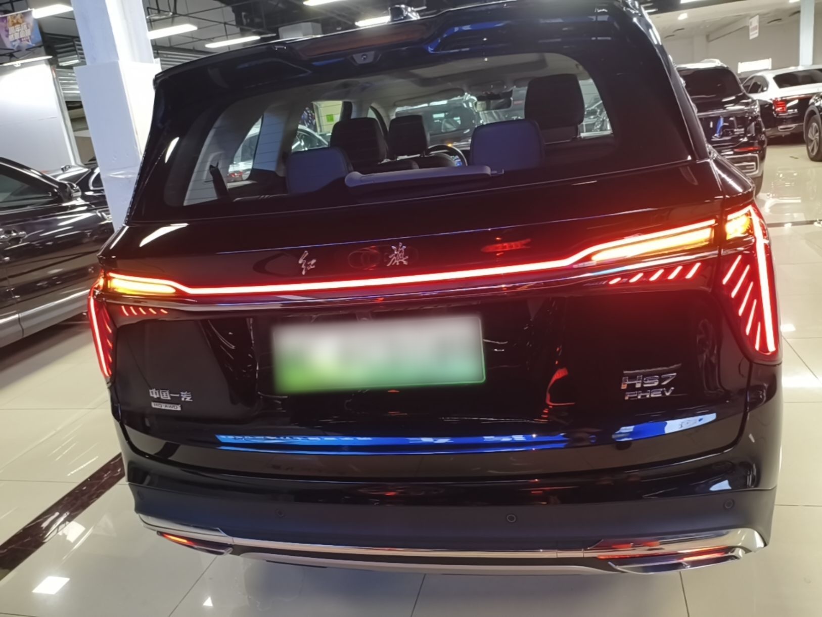 Hongqi HS7 PHEV 2024 2.0T PHEV Four-Wheel Drive Flagship Edition 6 Seats — снимка 5