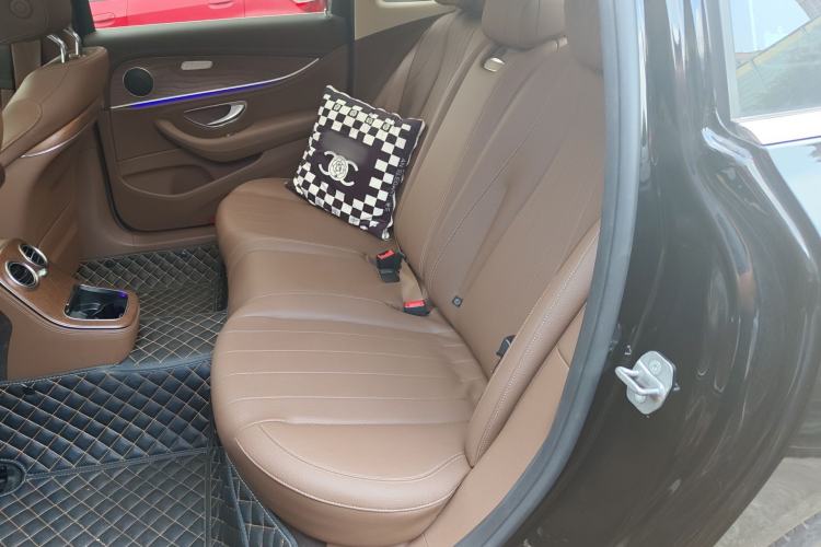 Used Mercedes-Benz E-Class 2023 Updated E 300 L Fashion Edition Left Rear Seat