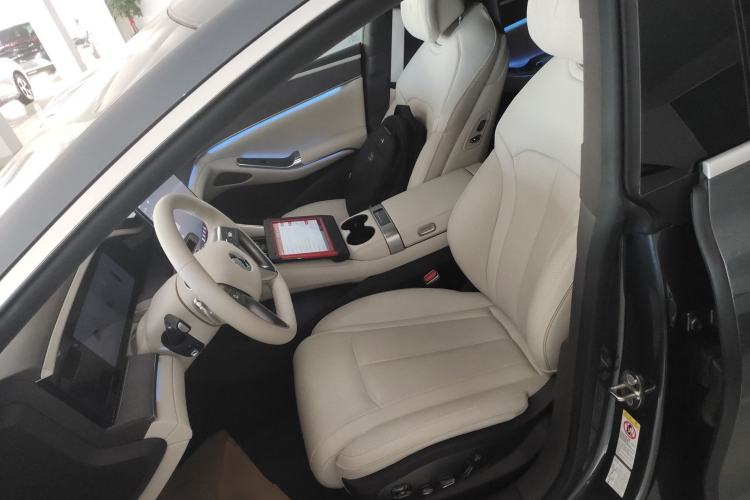 Used Denza Z9 2024 1100 km All-Wheel-Drive Ultra Version