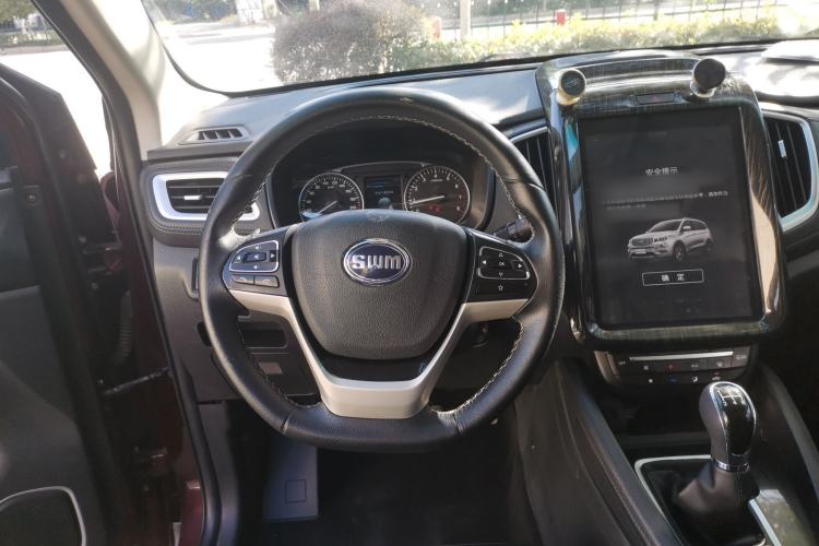 Used SWM X7 2016 1.8L Manual Luxury Edition 7 Seats
