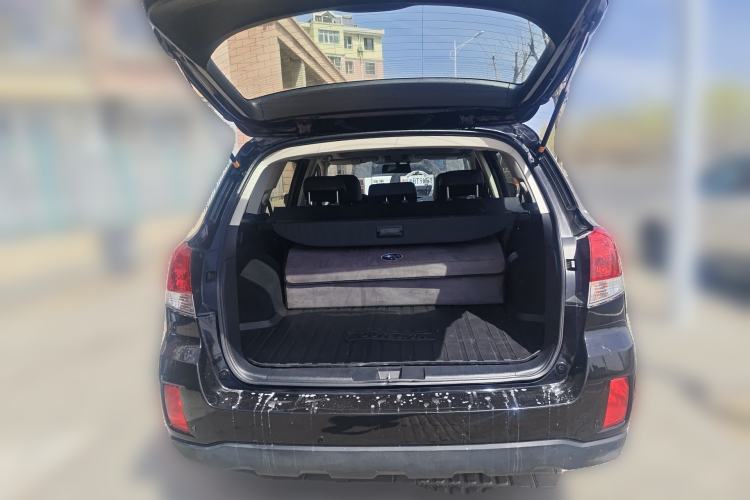 Used Subaru Outback 2013 2.5i Luxury Edition Trunk