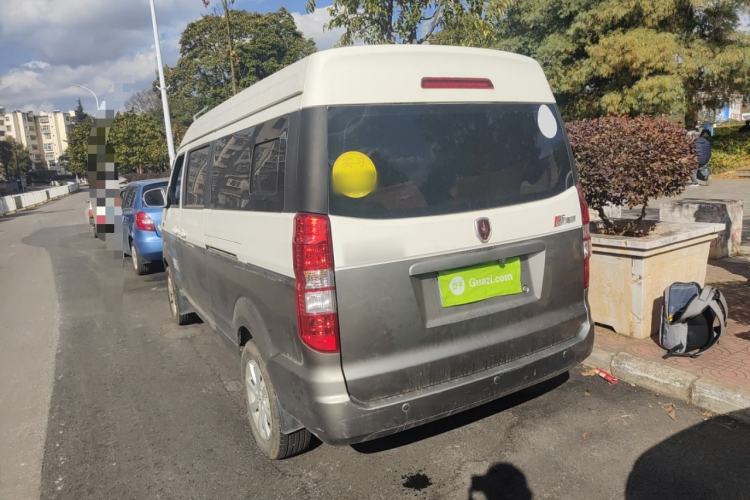 Used Jinbei New Hiace X30L 2024 Wealth Edition Passenger Van 5/6/7 Seater Front-Mounted Air Conditioning