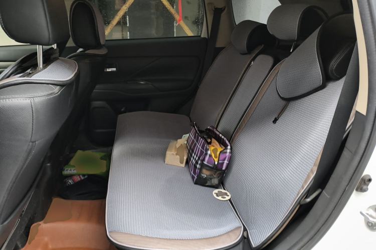 Used Mitsubishi Outlander 2013 2.4L 4x4 Luxury Navigation Edition 5 Seats