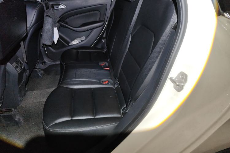 Used Mercedes-Benz B-Class 2016 B 200 Exclusive Edition Left Rear Seat