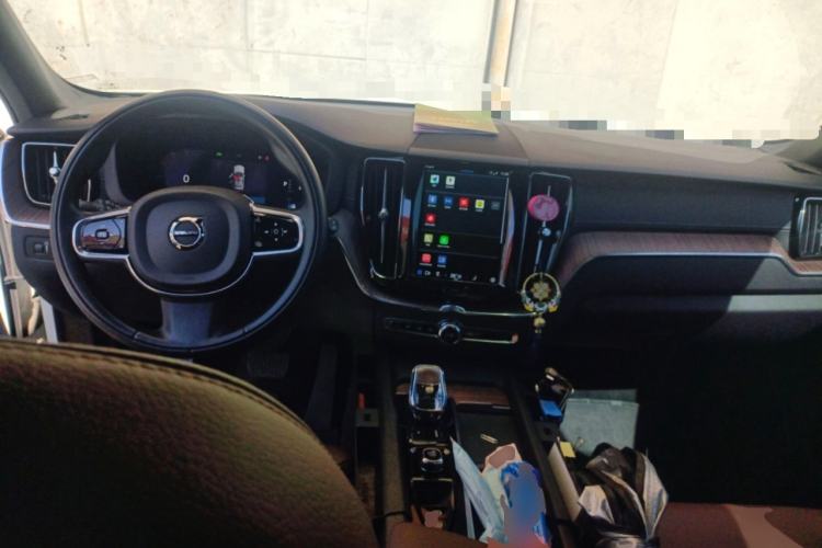 Used Volvo XC60 2022 B5 4x4 Smart Luxury Edition
