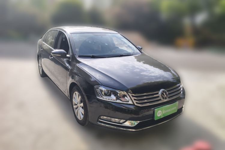 Used Volkswagen Magotan 2013 1.8TSI Luxury Model Front Right 45 Deg