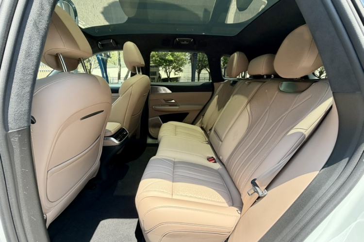 Used XPeng G9 2025 625 Long-Range Max Interior 5