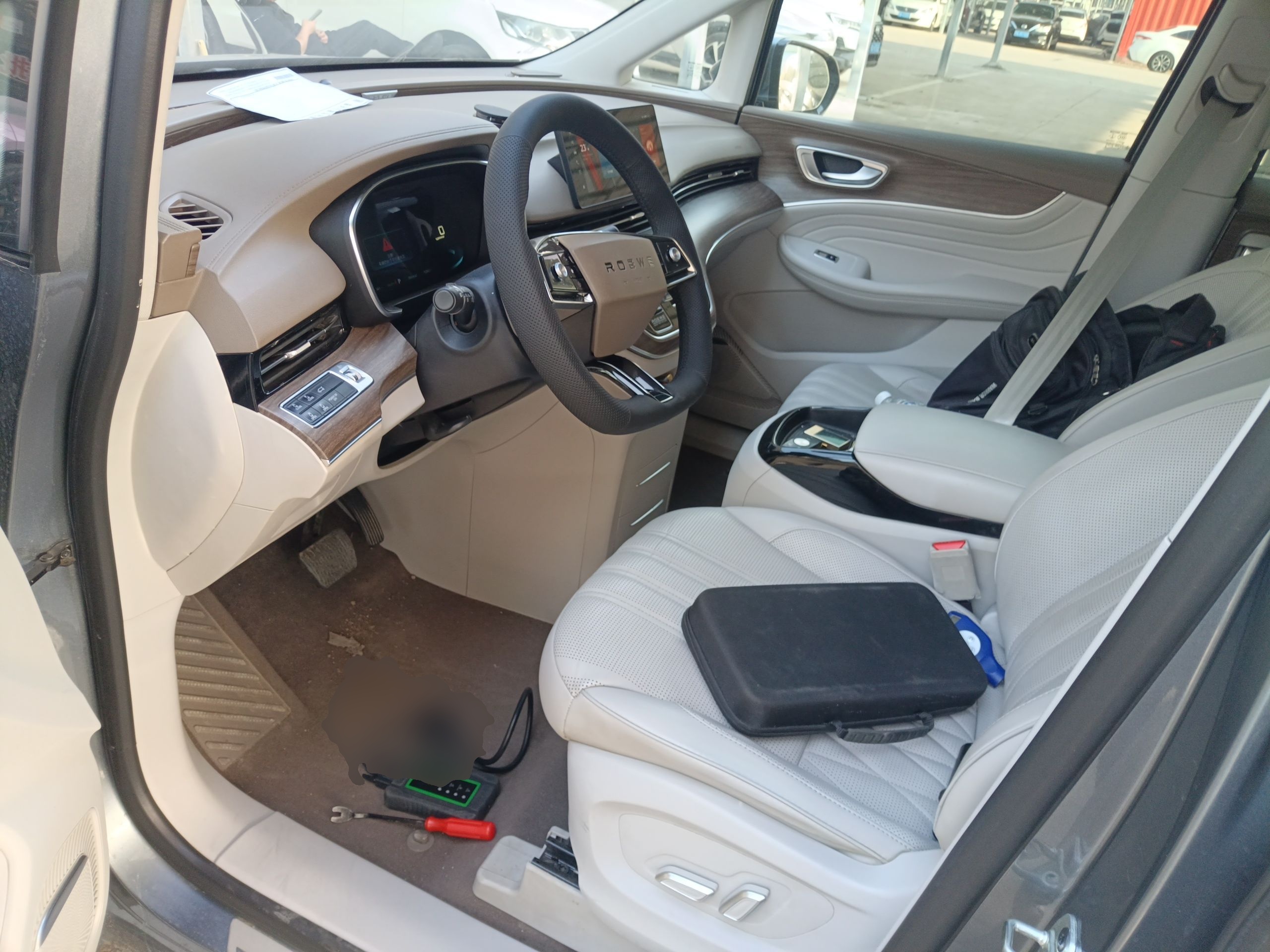 Переднее сиденье в автомобиле