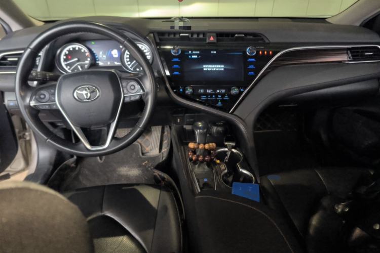Used Toyota Camry 2019 2.0G Luxury Edition China VI Standard Center Console