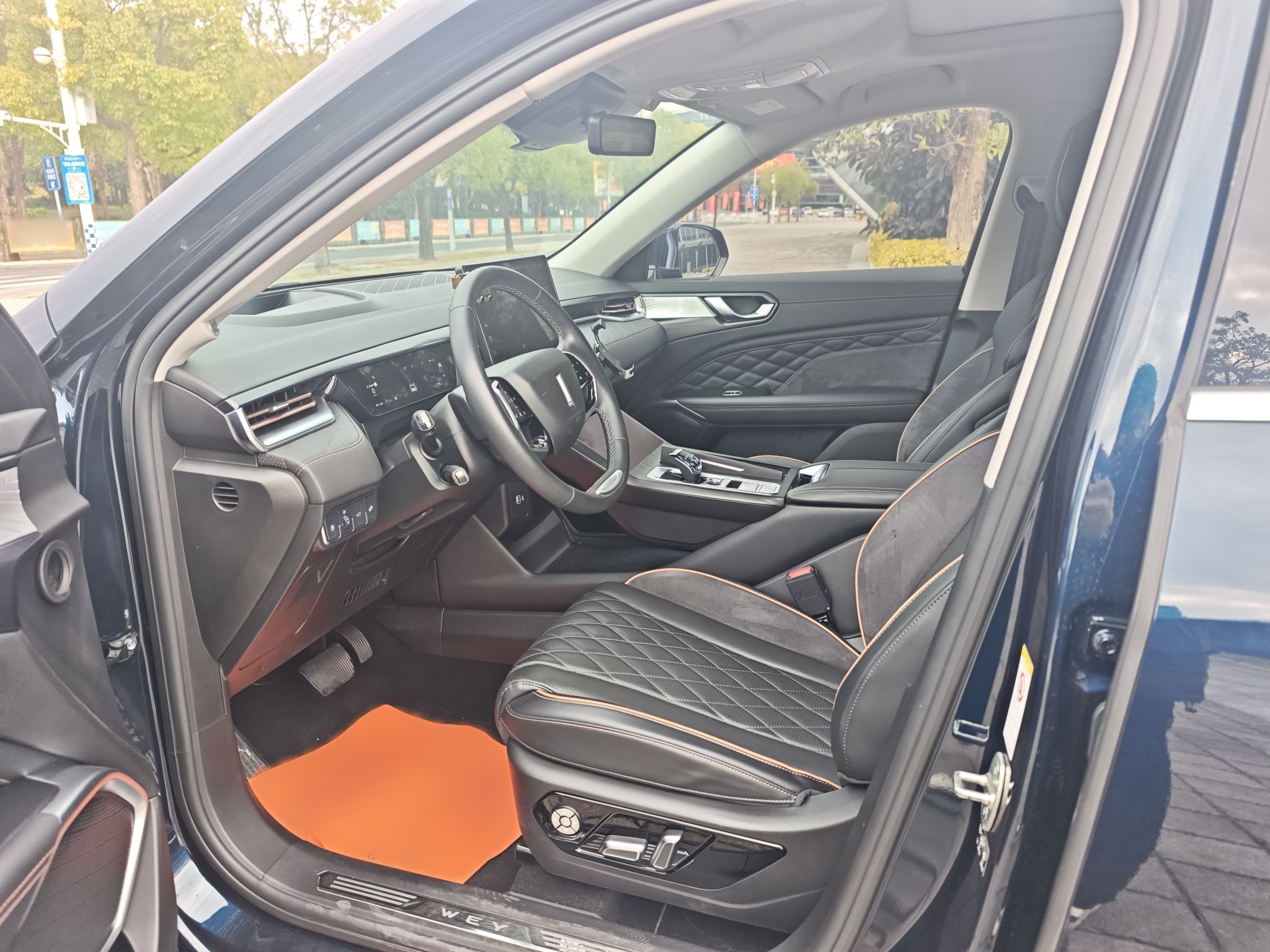 المقاعد الأمامية داخل السيارة