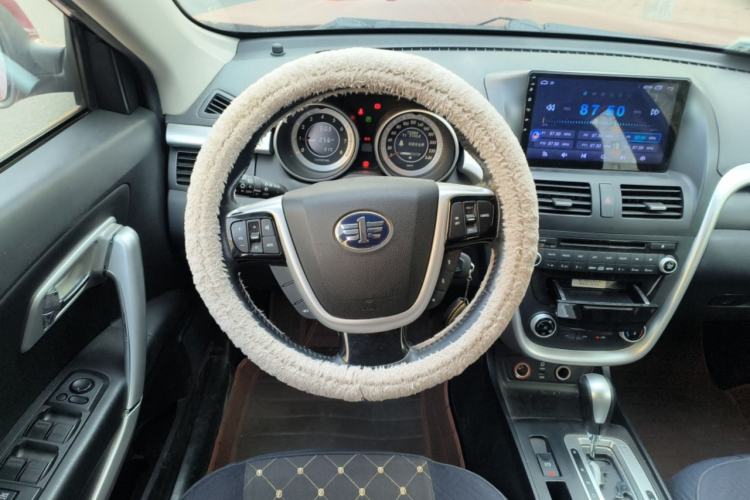 Used Bestune X80 2013 2.0L automatic comfort version
