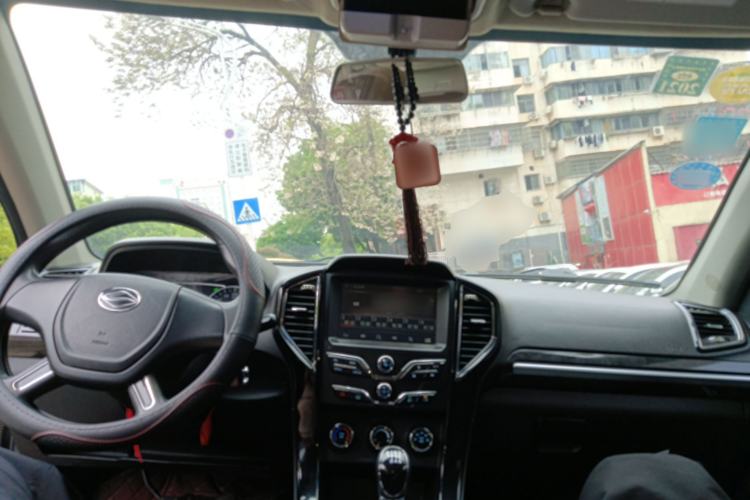 Used Land X8 2017 2.0T Gasoline 4x2 Luxury Edition Center Console