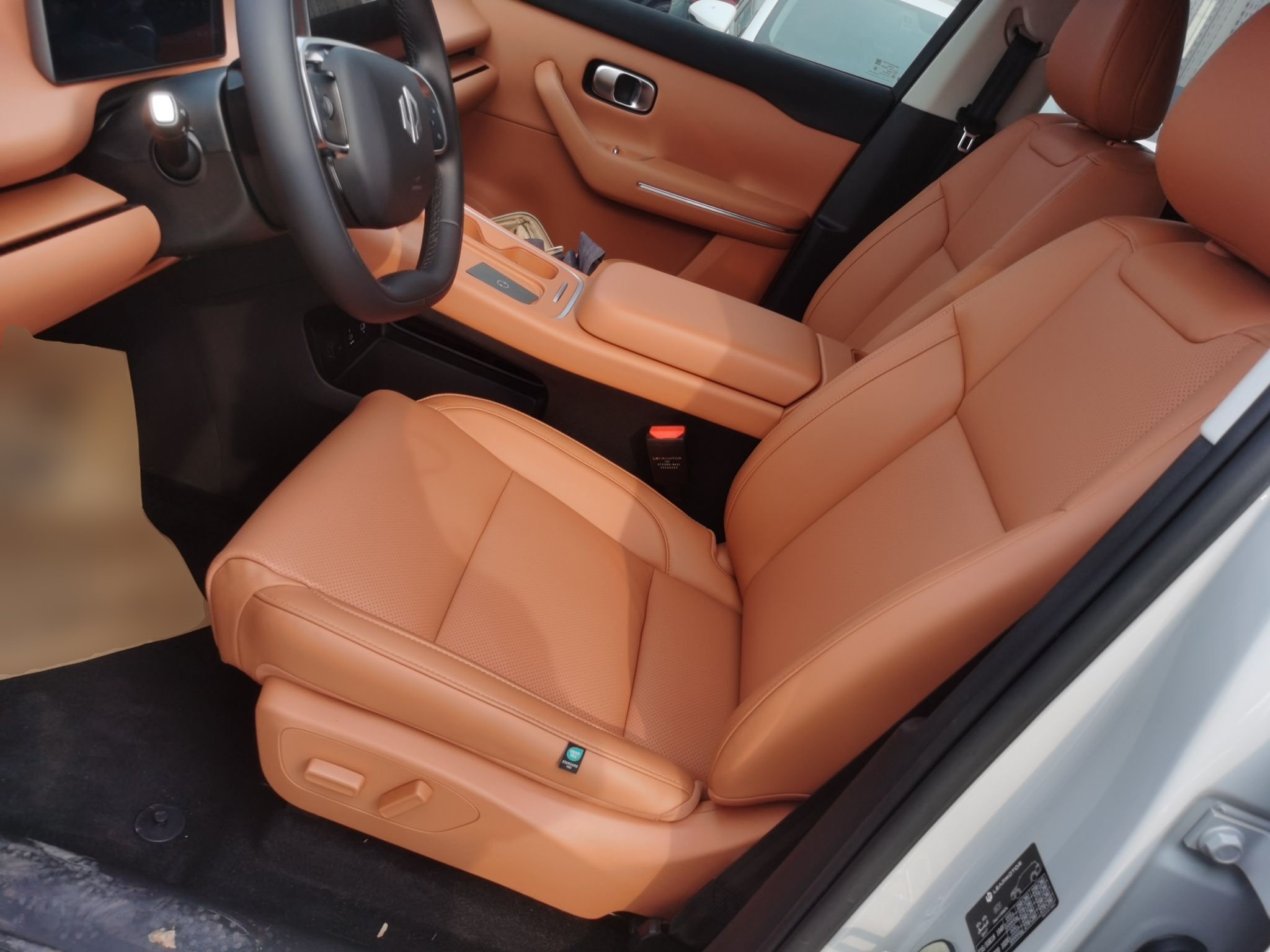 Переднее сиденье в автомобиле