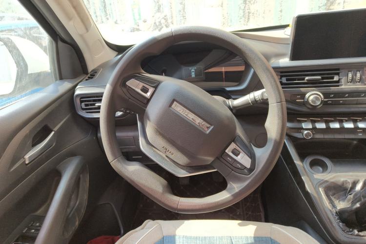 Used CHANGAN KAICHENG F70 2020 2.4T Gasoline Two-Wheel Drive Standard Version China V Emission Standards Standard Wheelbase 4K22D4T Steering Wheel