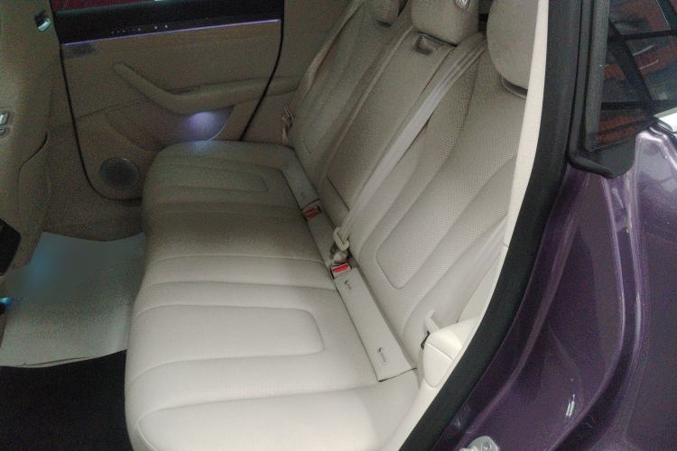 Used Hima Luxeed R7 2024 All-Electric 802 km Max Left Rear Seat