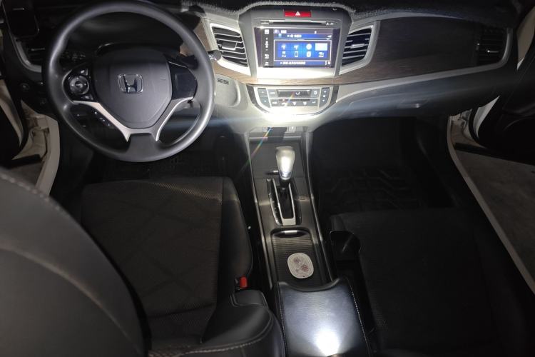 Used Honda Jade 2013 1.8L automatic Comfort version 5 seats