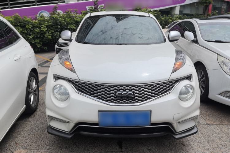 Used Infiniti ESQ 2014 1.6L Spontaneous Edition Front