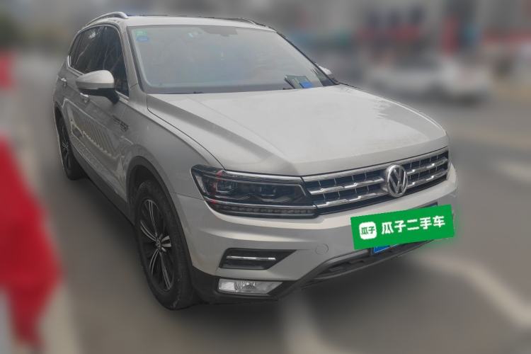 Used Volkswagen Tiguan L 2017 380TSI Automatic All-Wheel-Drive Luxury Edition Exterior 2