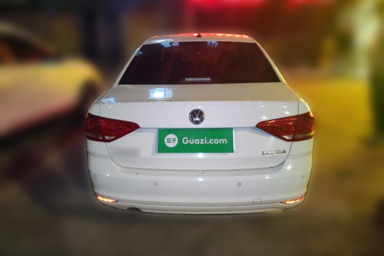 Used Volkswagen Lavida 2015 1.6L Manual Fashion Edition
