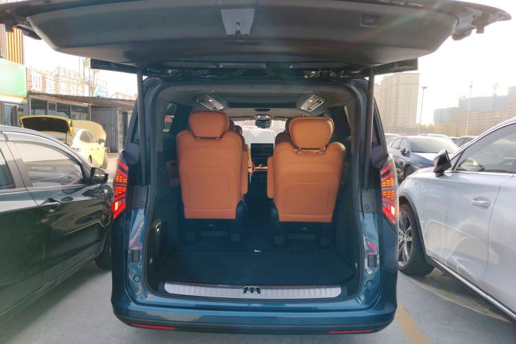 Used Geely Galaxy LEVC L380 2024 140-Degree 6-Seater All-Wheel-Drive Ultra