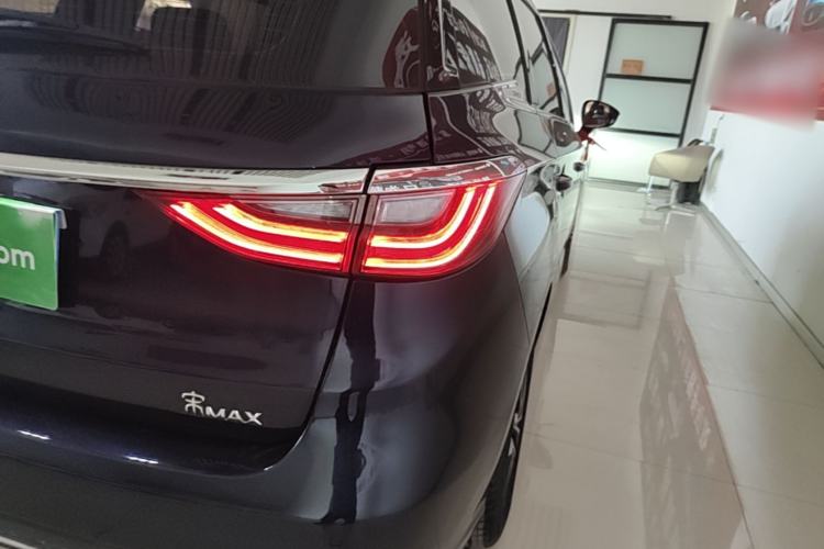 Used BYD Song MAX 2017 1.5T Manual Smart Connect Luxury 7-Seater