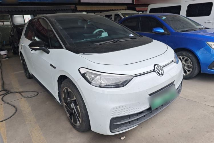 Used Volkswagen ID.3 2023 Upgraded Model Pure Intelligent Enjoyment Version Front Right 45 Deg