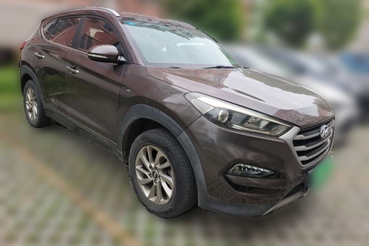 Used Hyundai Tucson 2015 1.6T Dual-Clutch Two-Wheel-Drive Smart Model Front Right 45 Deg