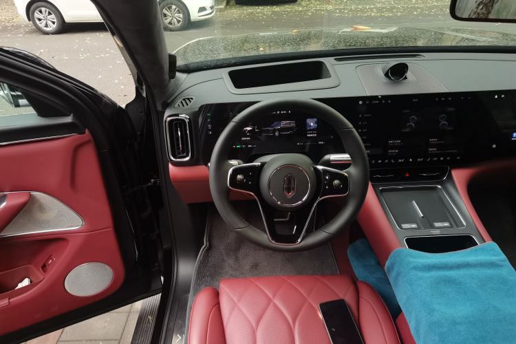 Used Hima AITO M8 2025 Model, Pure Electric Max+ Five-Seat All-Wheel-Drive Version
