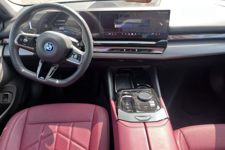 Used BMW i5 2024 eDrive 35L M Sport Package Interior 1