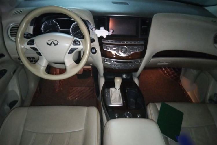 Used Infiniti JX 2013 JX35 4x4 All-Terrain Edition Center Console